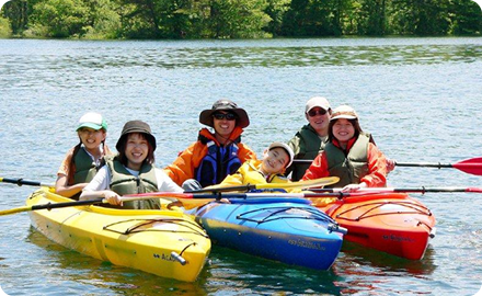 Experience canoeing in Lake Inawashiro, boasting the world's 5th highest transparency.