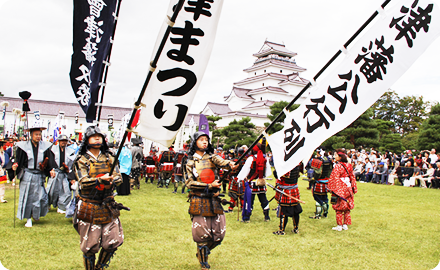 會津祭典，武士遊行和大名遊行在城市中漫步